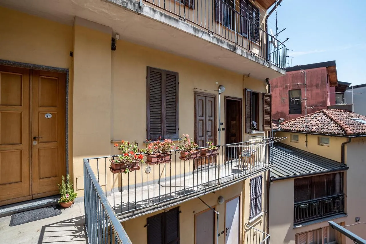 Como Renovated Apartment